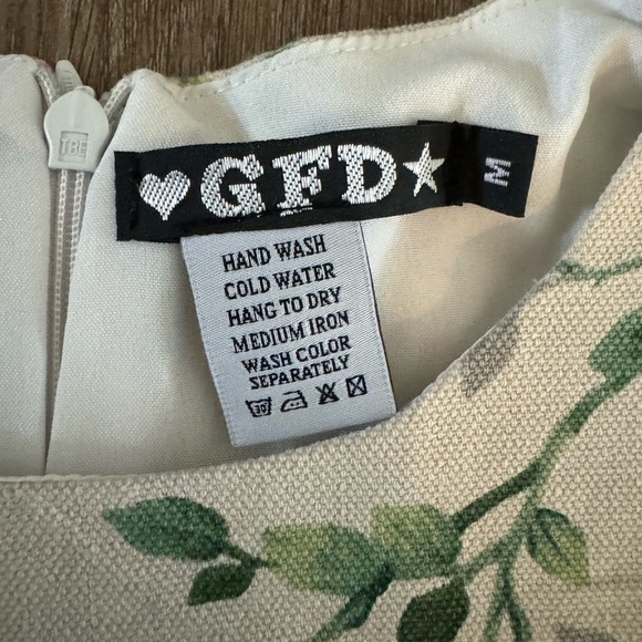 Pink Roses Mini Skirt and Crop Top Set - Picture 10 of 12